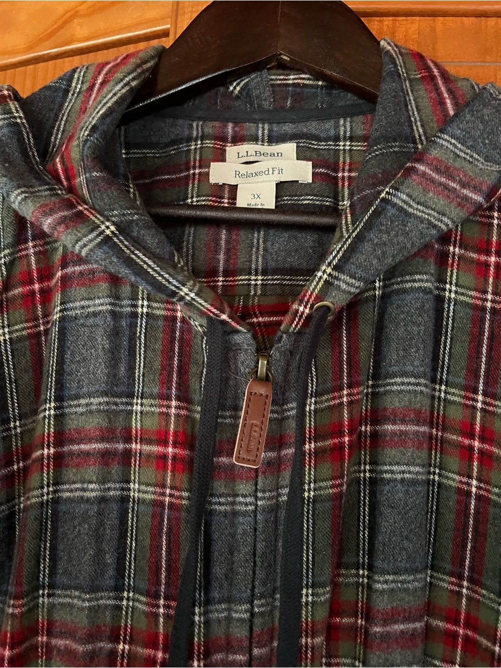 L.L. Bean Women's Plus Hooded Plaid Zip Jacket in Gray Stewart Flannel - Picture 2 of 11